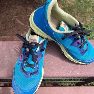 Saucony trail shoes